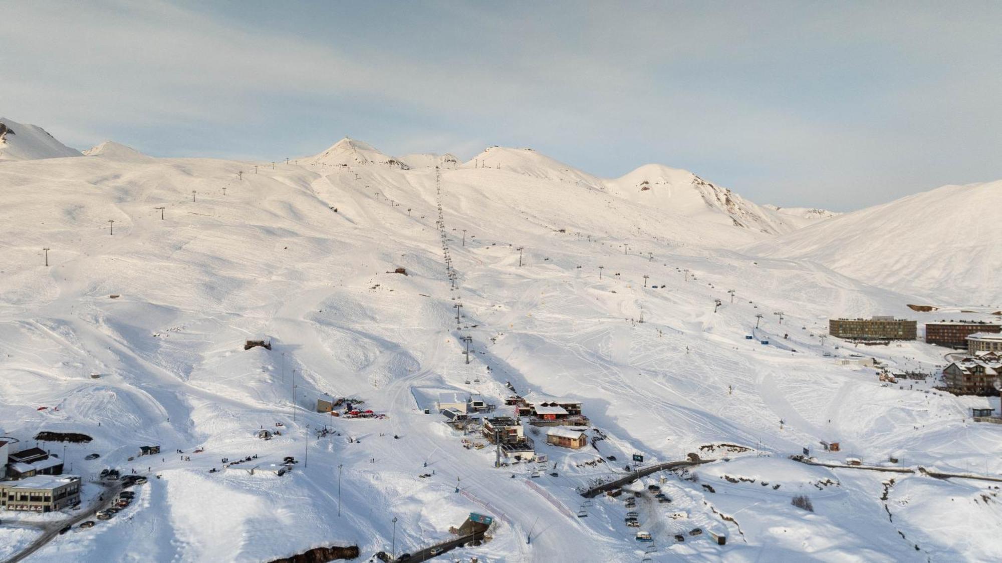 Gudauri Inn Kültér fotó The ski resort of Val Thorens