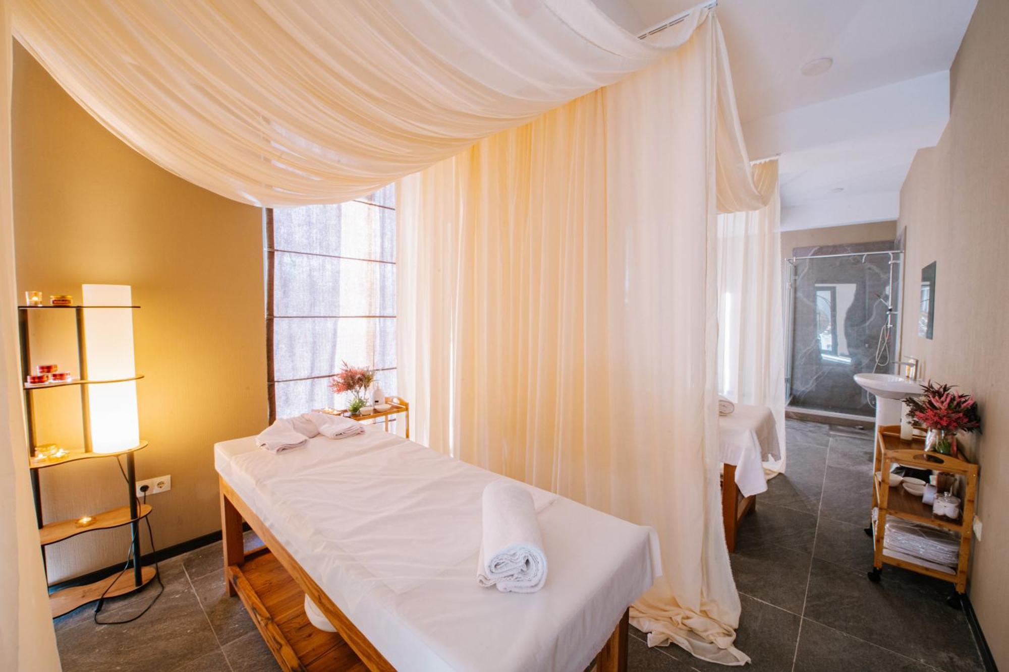 Gudauri Inn Kültér fotó A massage bed